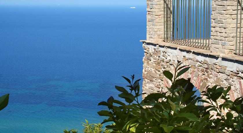 Residenza D'Epoca Tamara Aparthotel Castellabate Bilik gambar